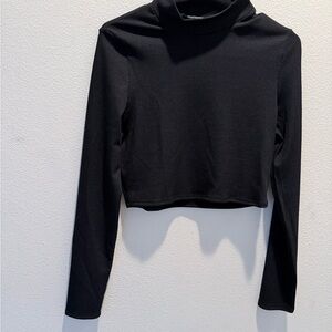 PrettyLittleThing Black Ribbed Long Sleeve Crop Top